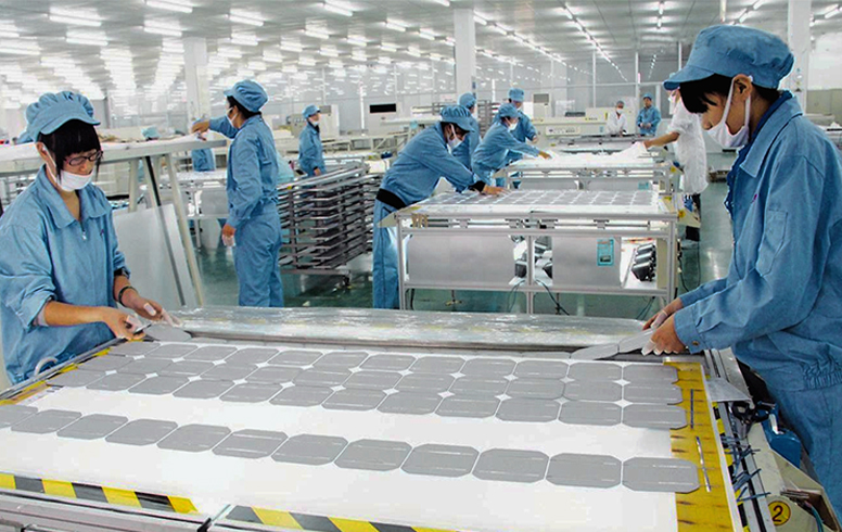 Photovoltaic module production workshop